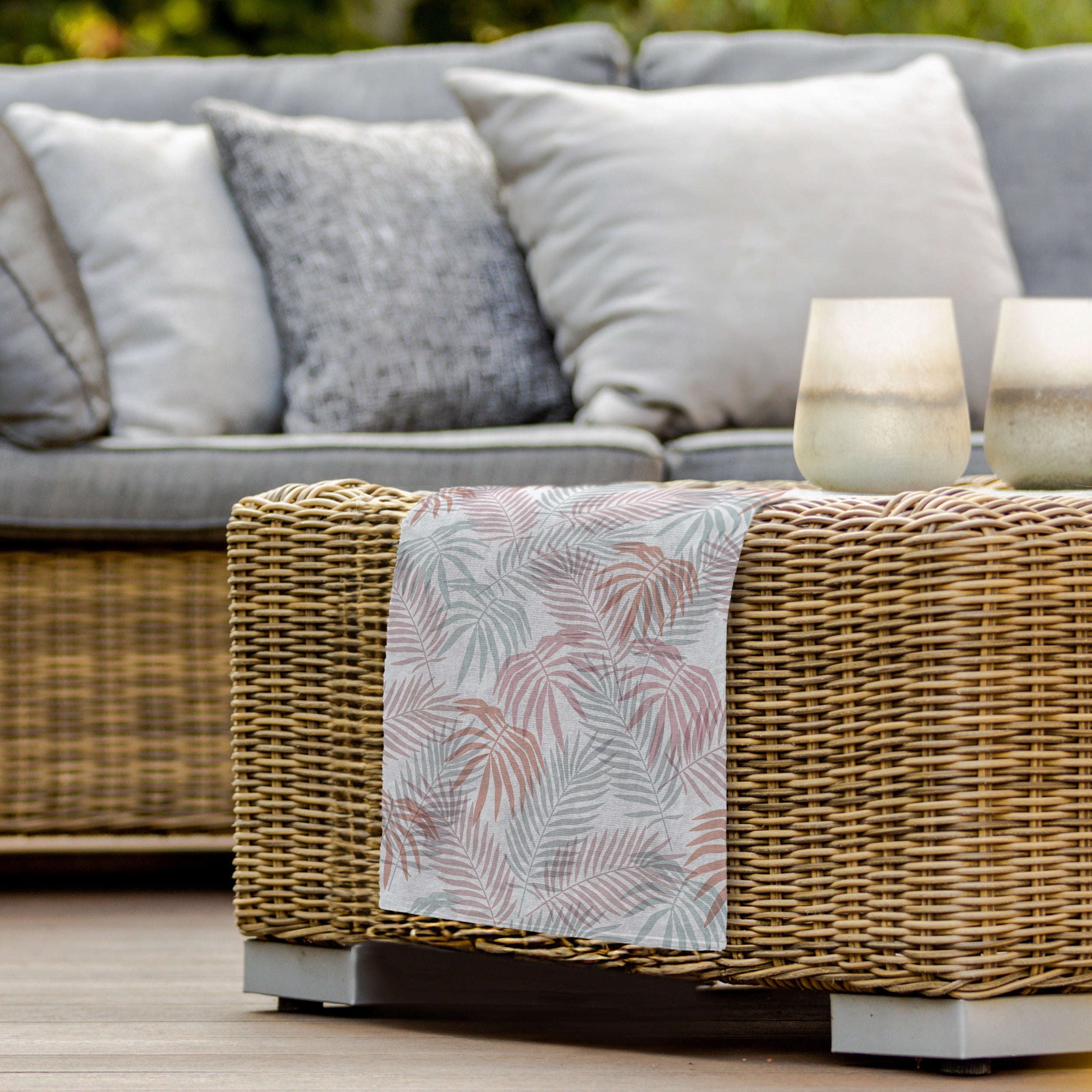 Plini Table Runner