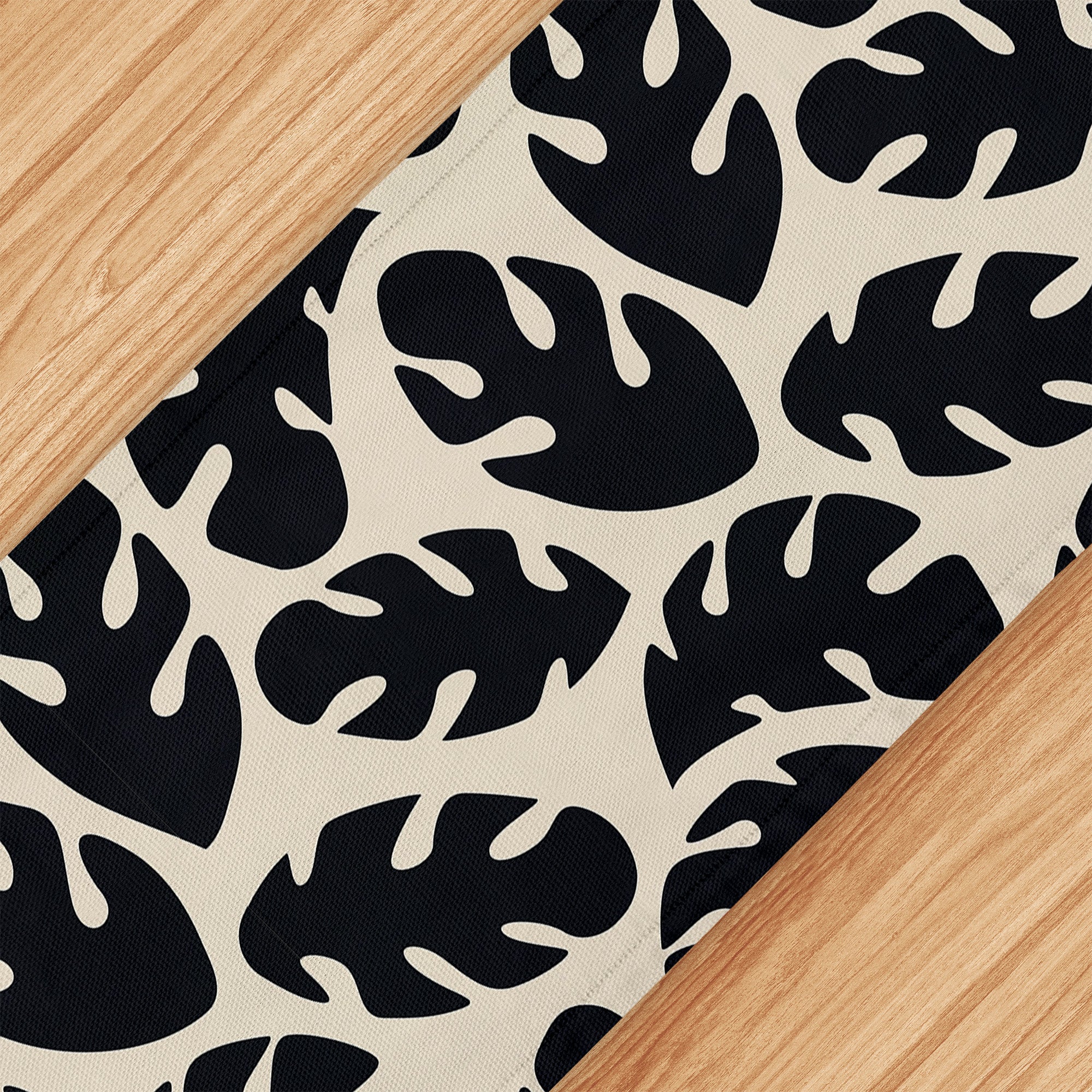 Liora Table Runner