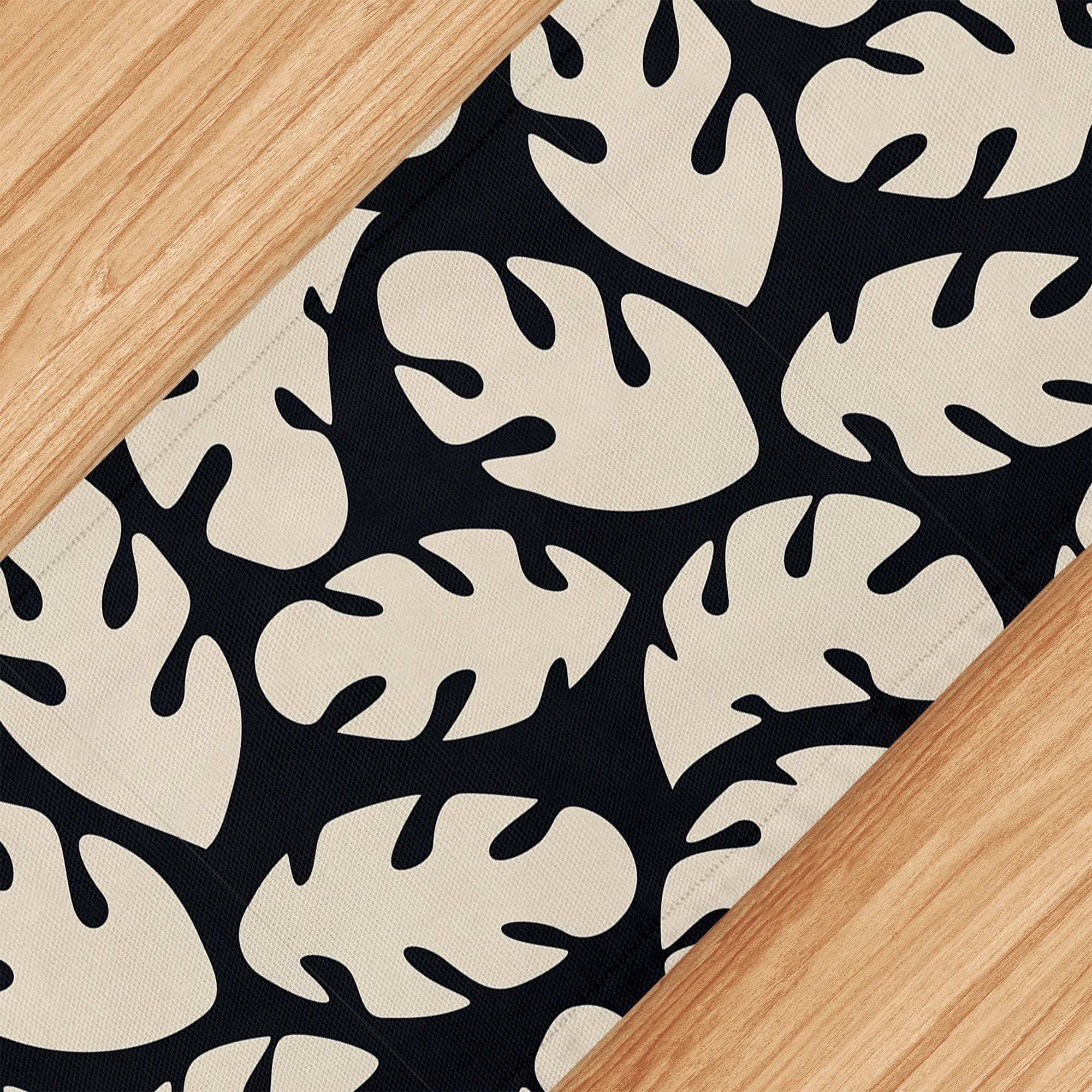 Liora Table Runner
