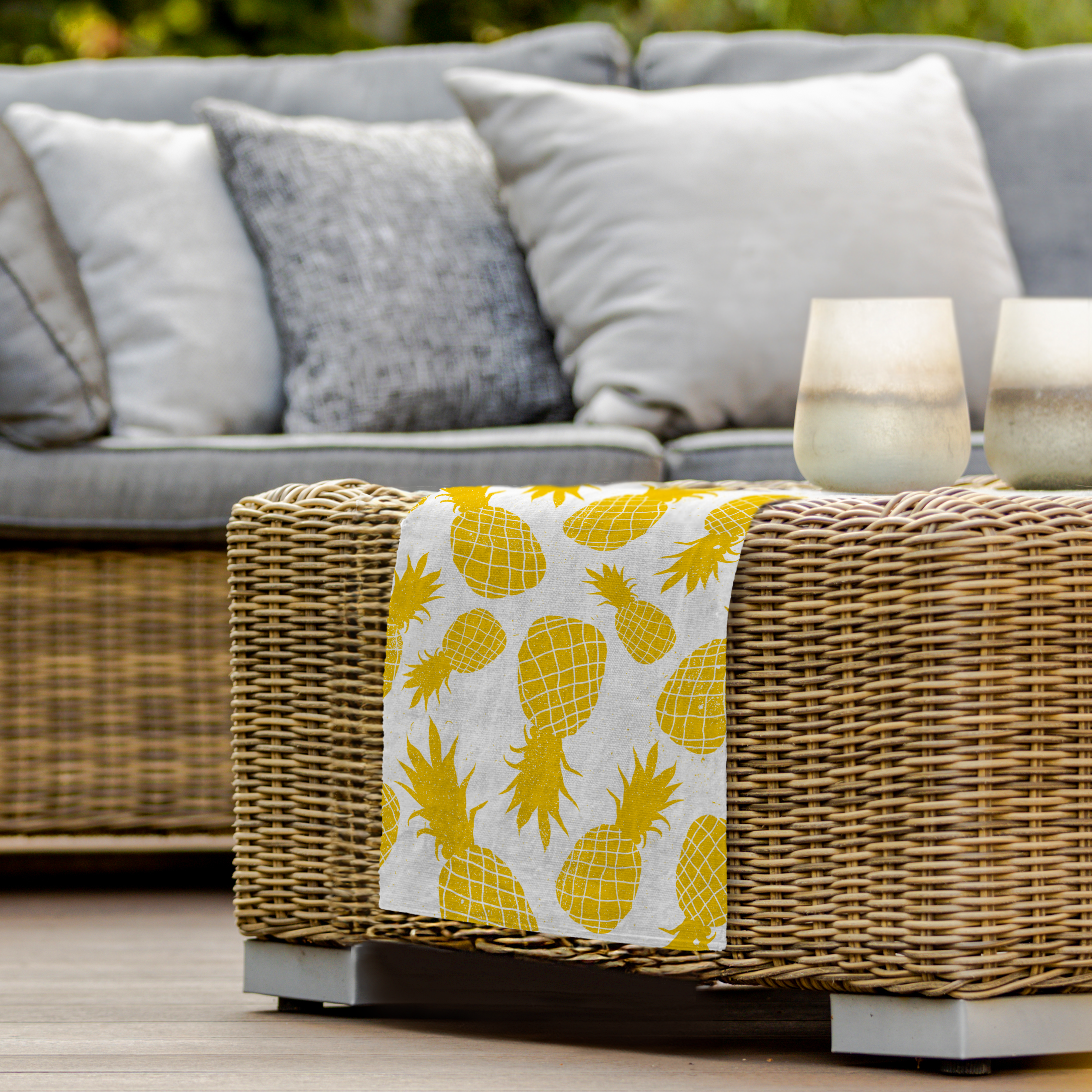 Fruti Table Runner
