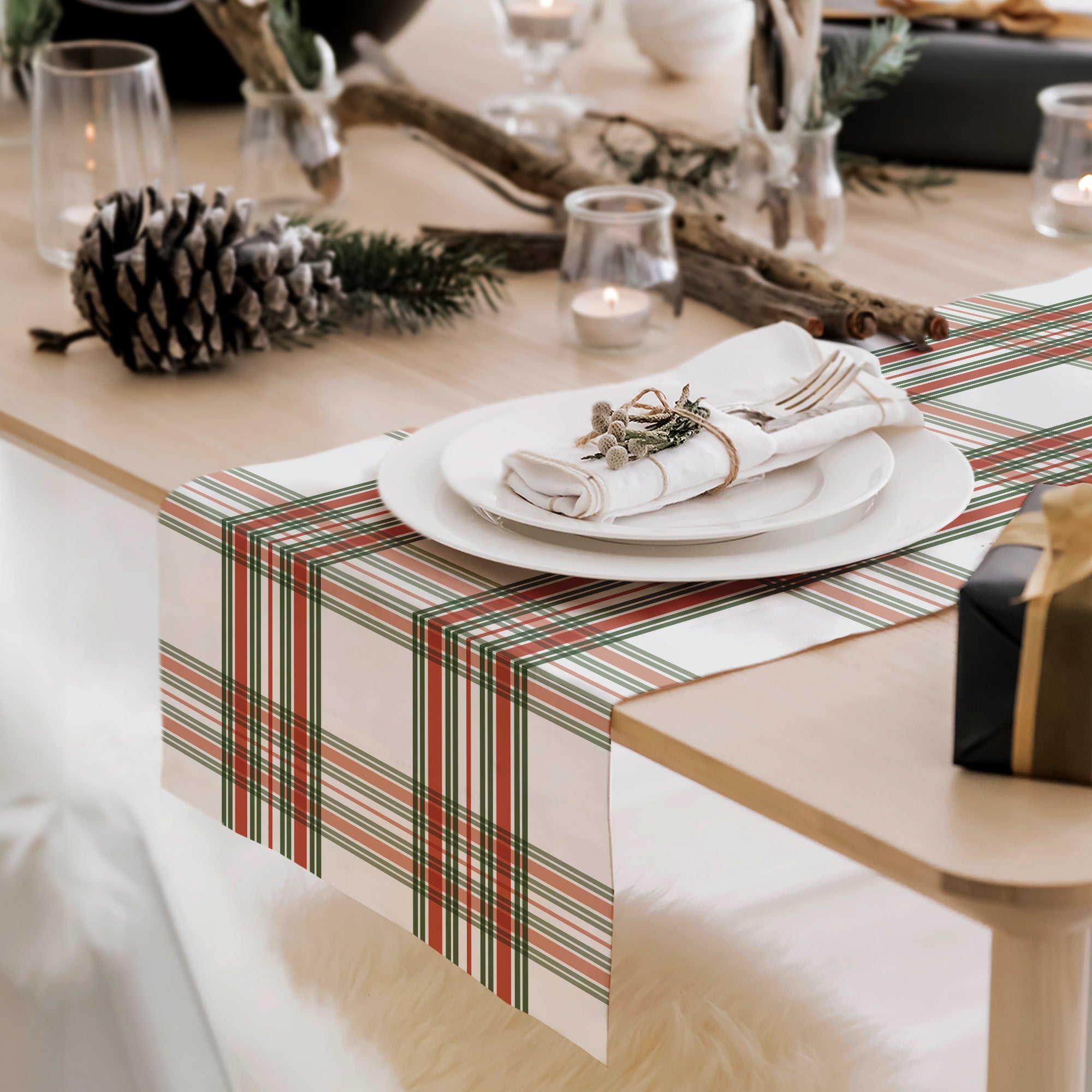Sukil Table Runner